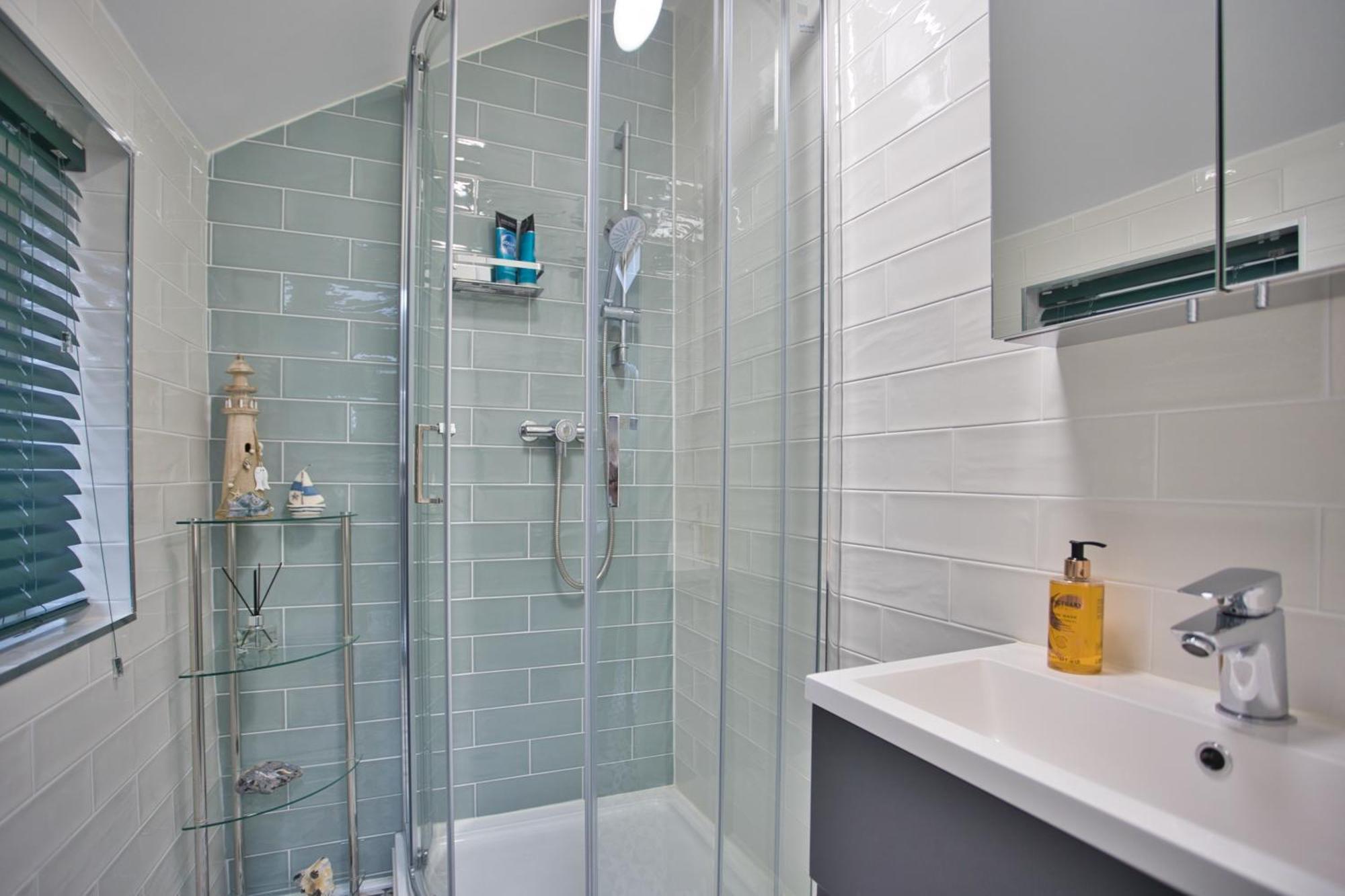 Spacious Seaside Escape In The Heart Of Deal, 4 Mins From The Beach 외부 사진