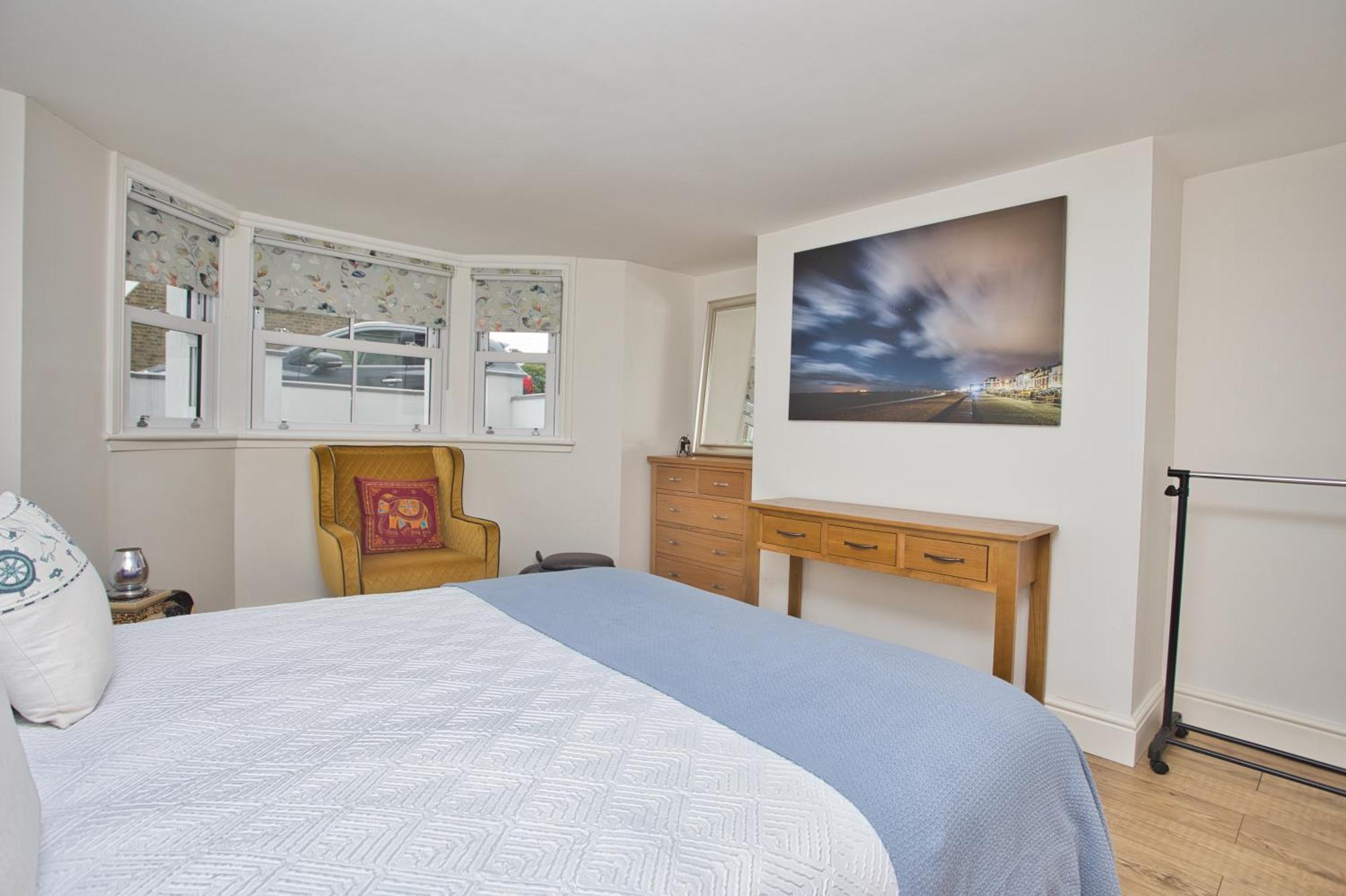 Spacious Seaside Escape In The Heart Of Deal, 4 Mins From The Beach 외부 사진