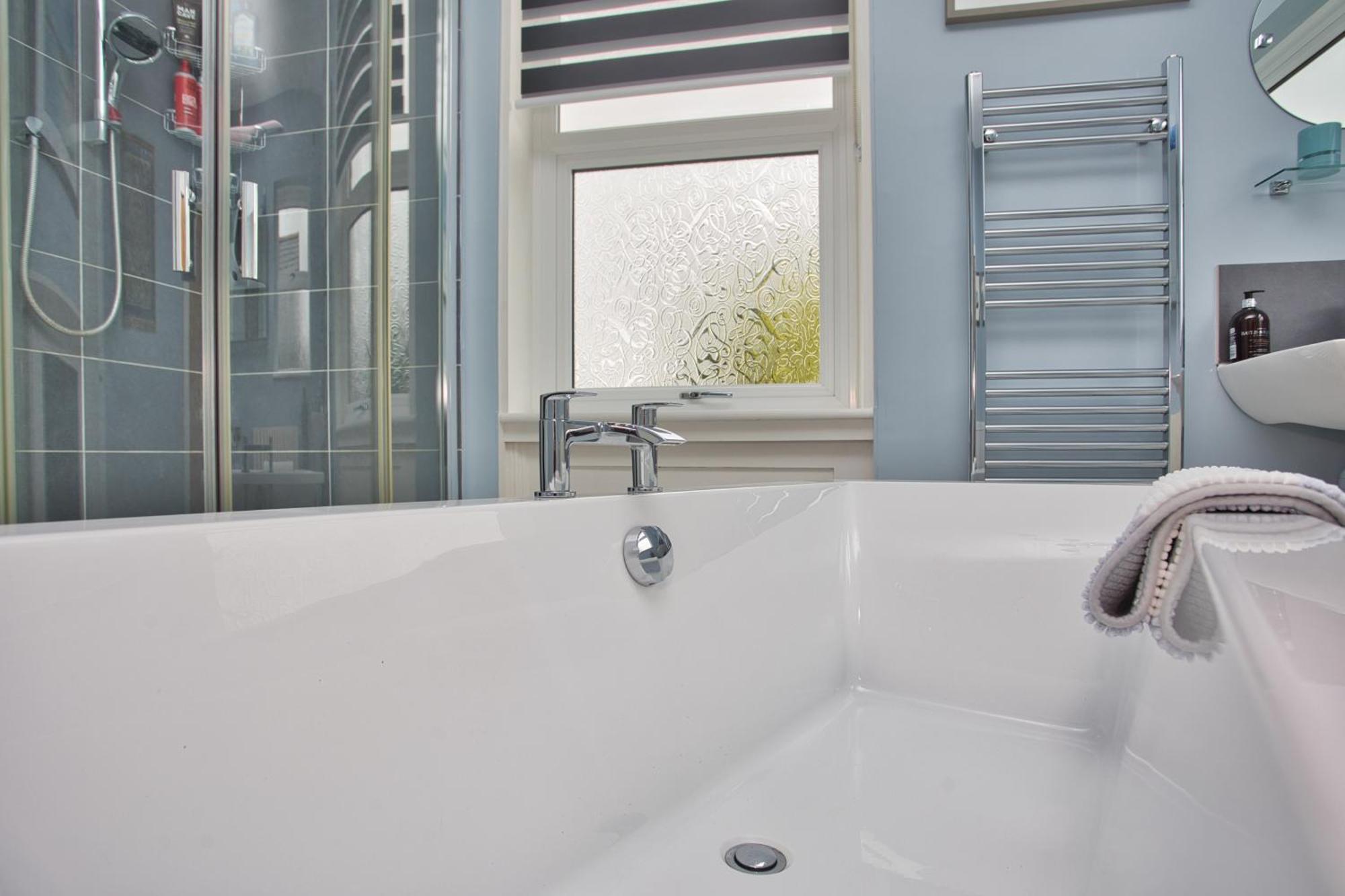 Spacious Seaside Escape In The Heart Of Deal, 4 Mins From The Beach 외부 사진