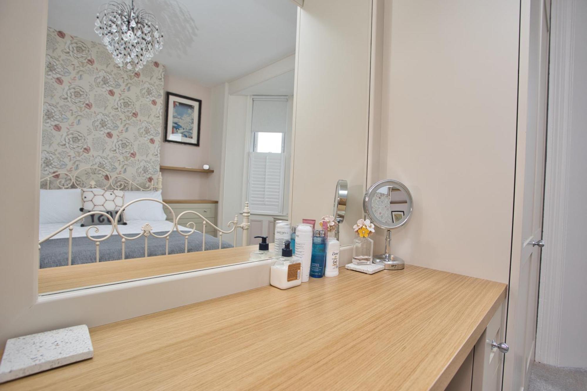 Spacious Seaside Escape In The Heart Of Deal, 4 Mins From The Beach 외부 사진