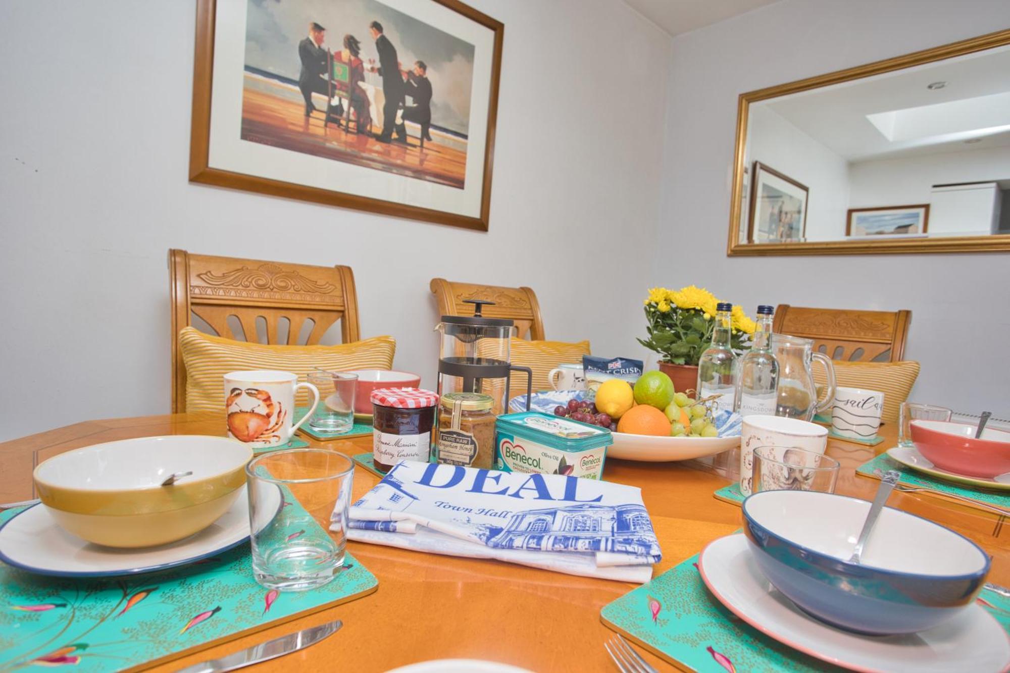 Spacious Seaside Escape In The Heart Of Deal, 4 Mins From The Beach 외부 사진