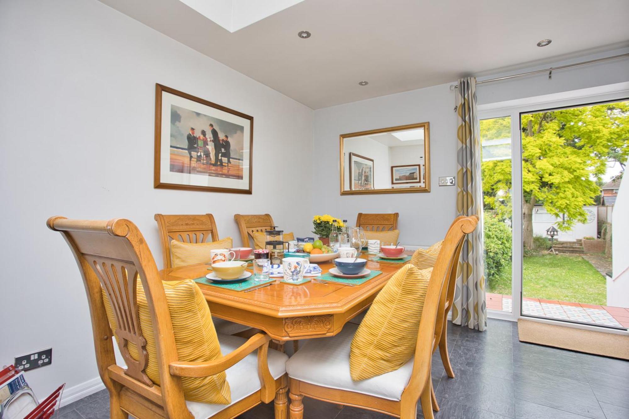 Spacious Seaside Escape In The Heart Of Deal, 4 Mins From The Beach 외부 사진